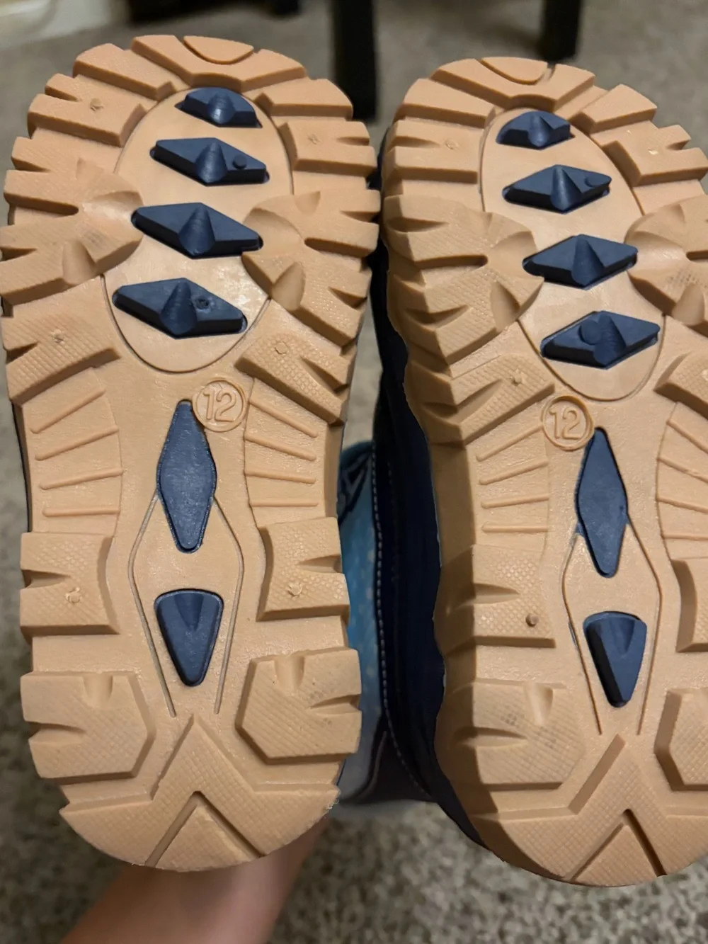 Bluey snowboots size 12 NWT